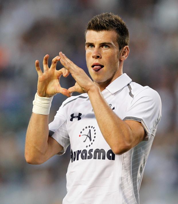 The Spurs Web on X: Gareth Bale with the number 18 shirt just feels so  weird😅  / X