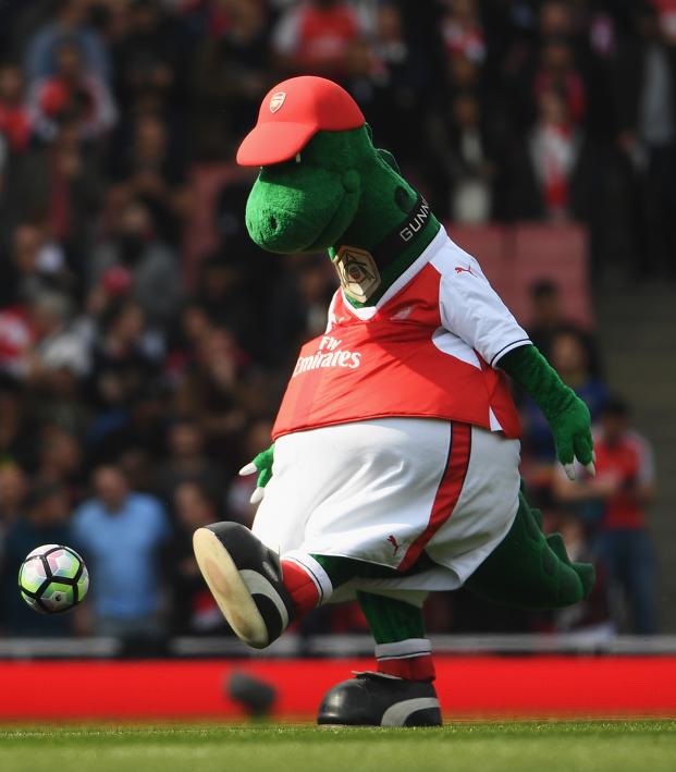 Arsenal Brings Gunnersaurus Back From Extinction