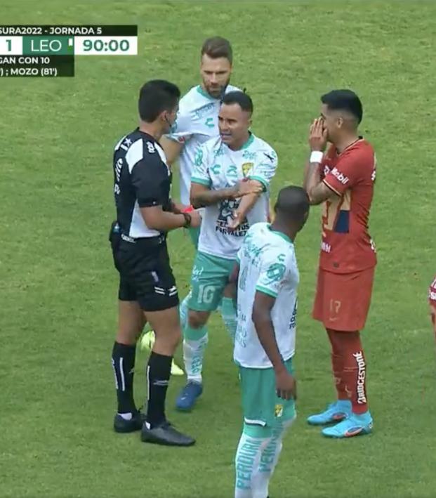 Chapo Montes red card