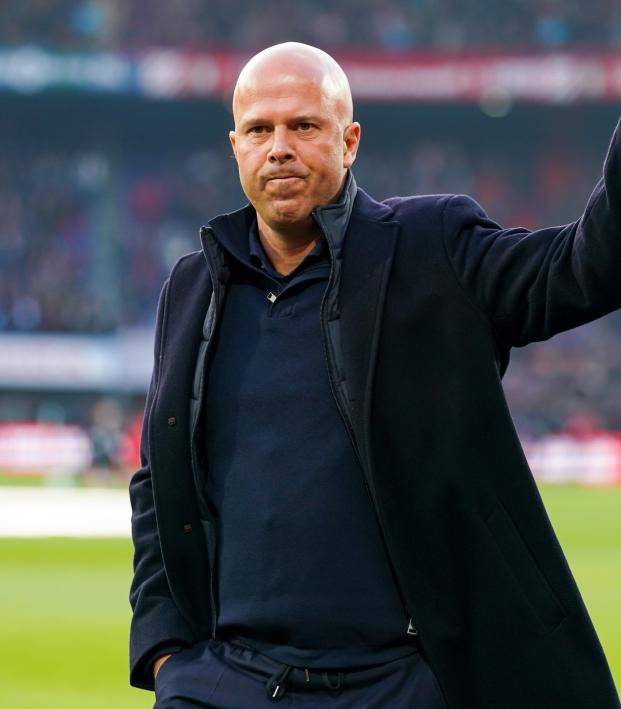 Arne Slot salutes fans at Stadion Feyenoord