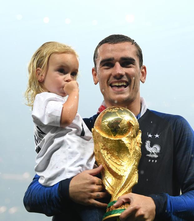 Antoine Griezmann Kids All Born On Same Day Over 5 Year Period