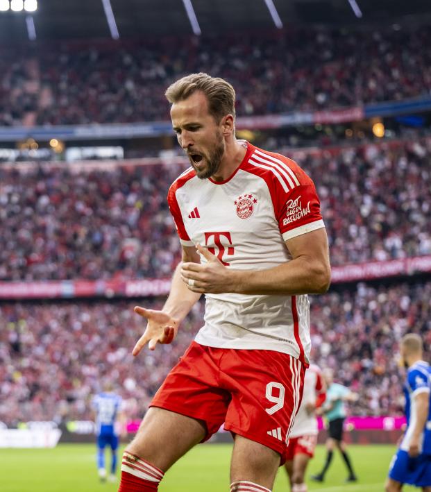 Harry Kane celebrates goal for Bayern Munich