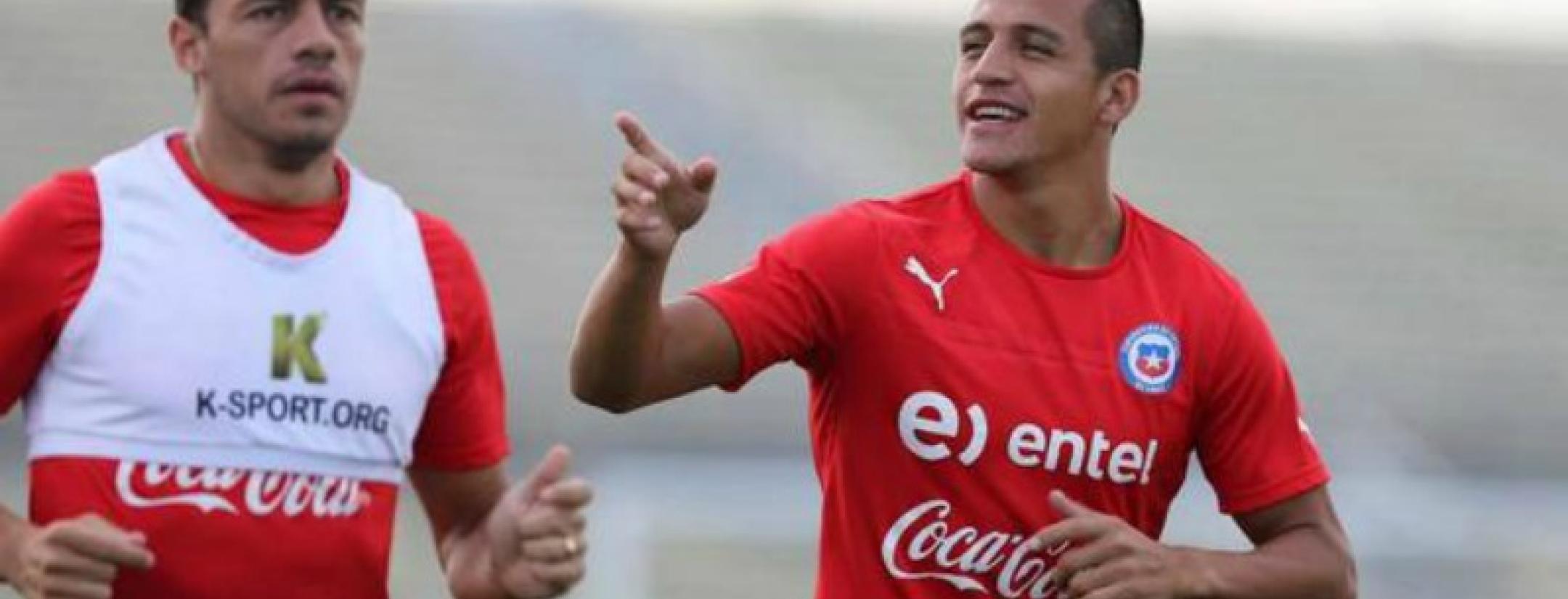 Marcelo Diaz and Alexis Sanchez training for Chile 