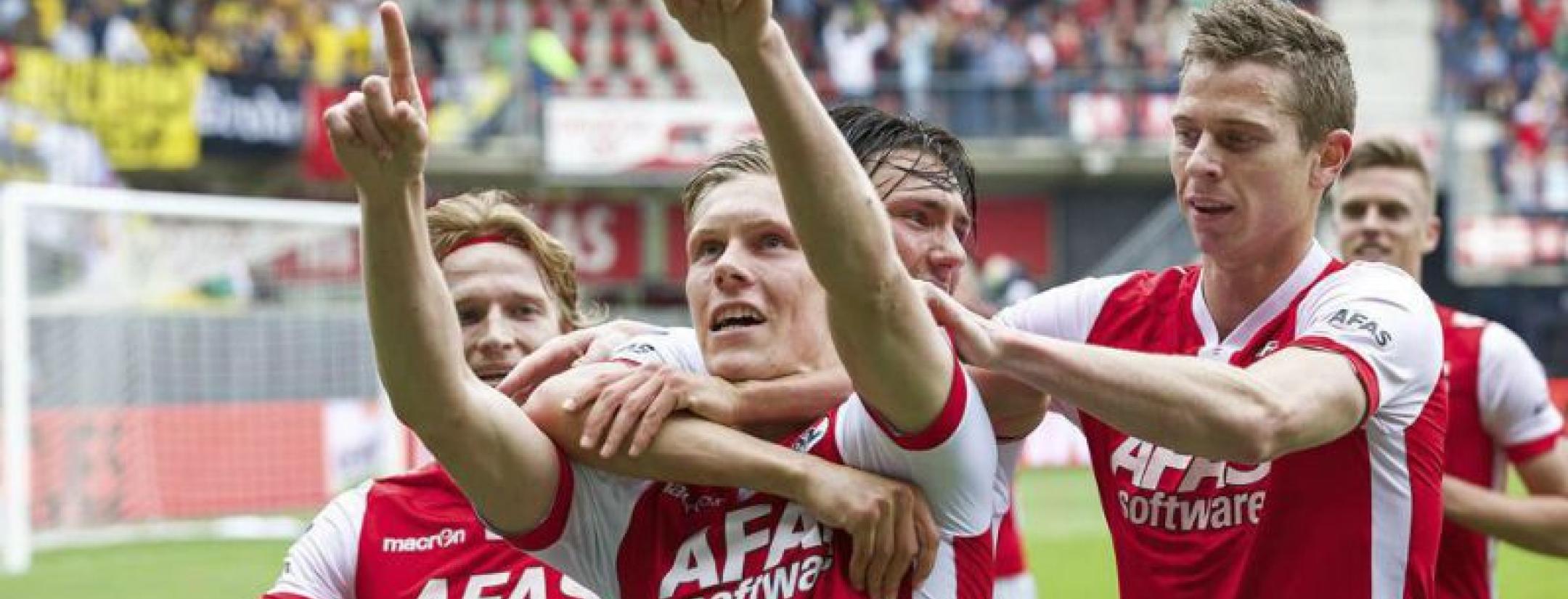 Johannsson celebrating with his teammates while at AZ Alkmaar