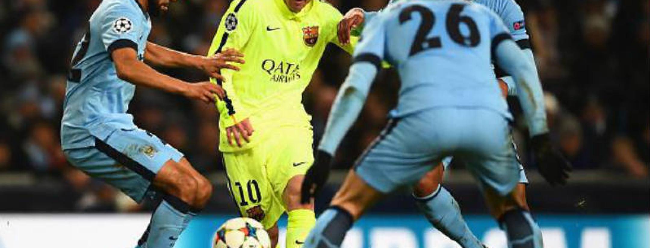 Messi dribbles through 3 Manchester City defenders