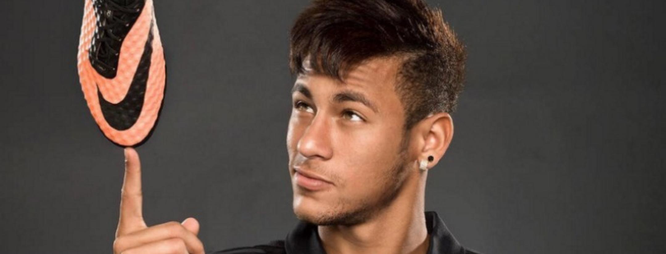 Neymar Nike - He balances a Nike cleat on his finger