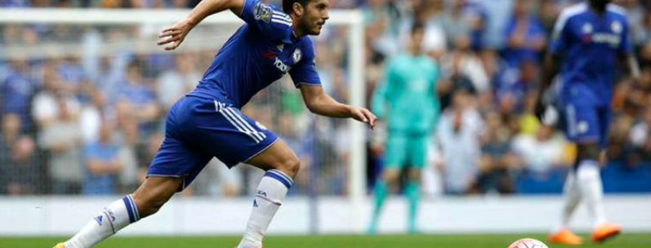 Pedro playing for Chelsea.