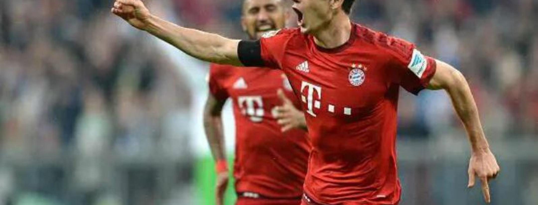 Robert Lewandowski celebrates 5 goals 9 minutes versus Wolfsburg
