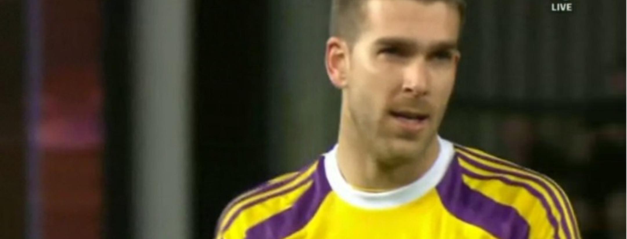  Adrián-penalty-keeper-goalkeeper-gloves-vibe-badass-swag-epic-winning