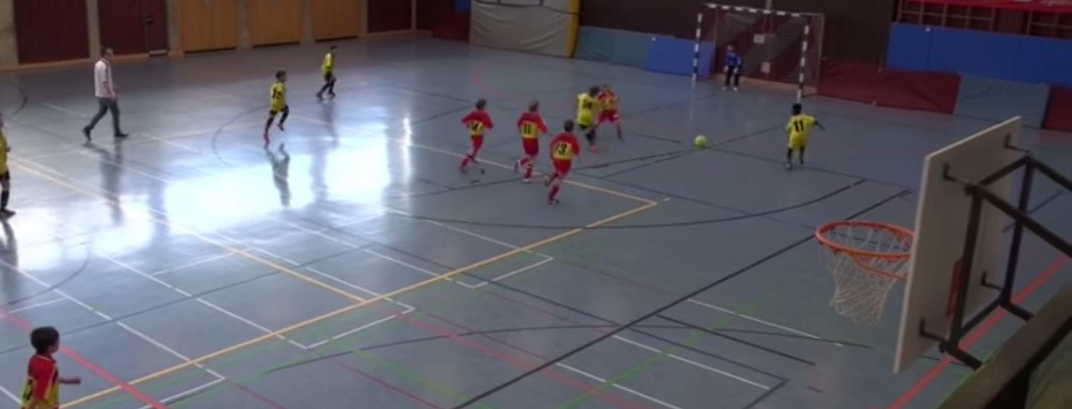 Borussia-dortmund-playground-8-year-old-counter-attack-teamwork