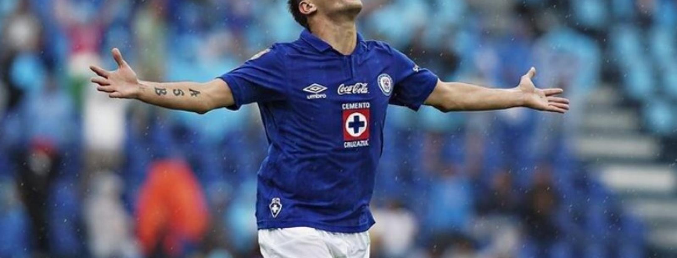 Christian Gimenez celebrates his 100th Liga MX goal