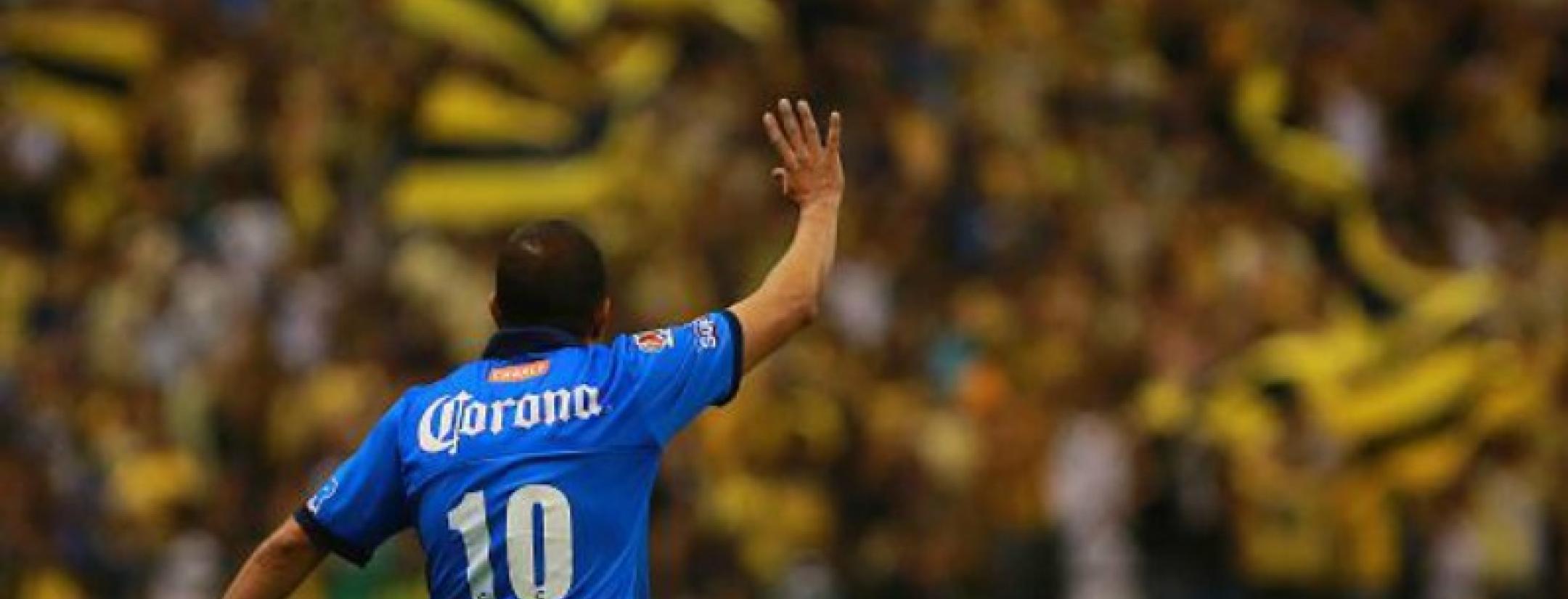 Cuauhtemoc-Blanco-standing-ovation-estazio-azteca-puebla-club-america