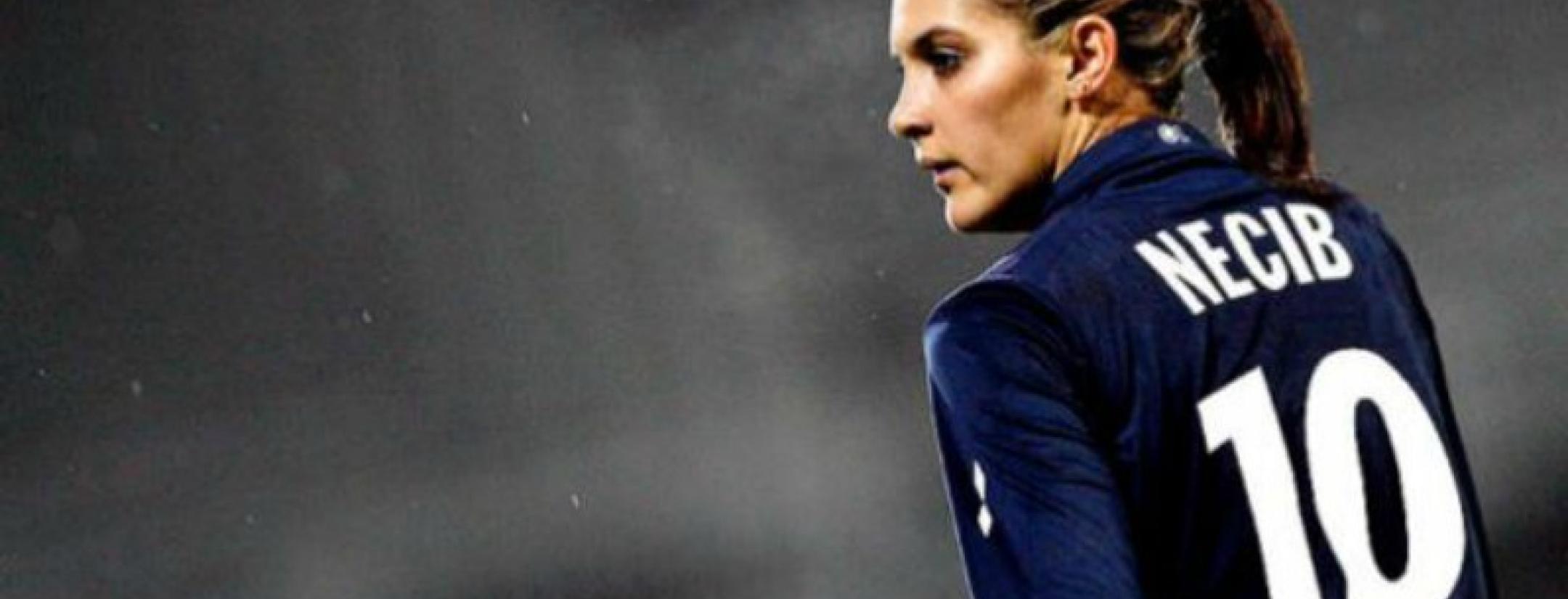 Louisa Necib, wearing the #10 for PSG, looks on over her shoulder. 