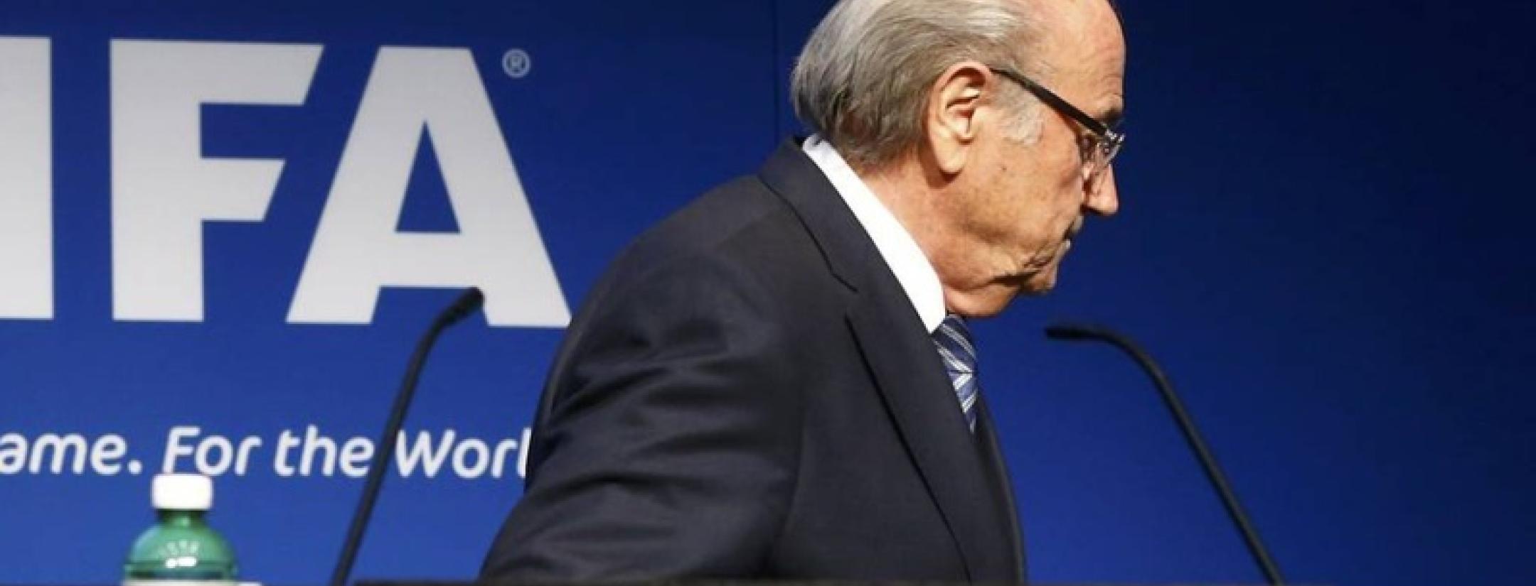 blatter leaving podium