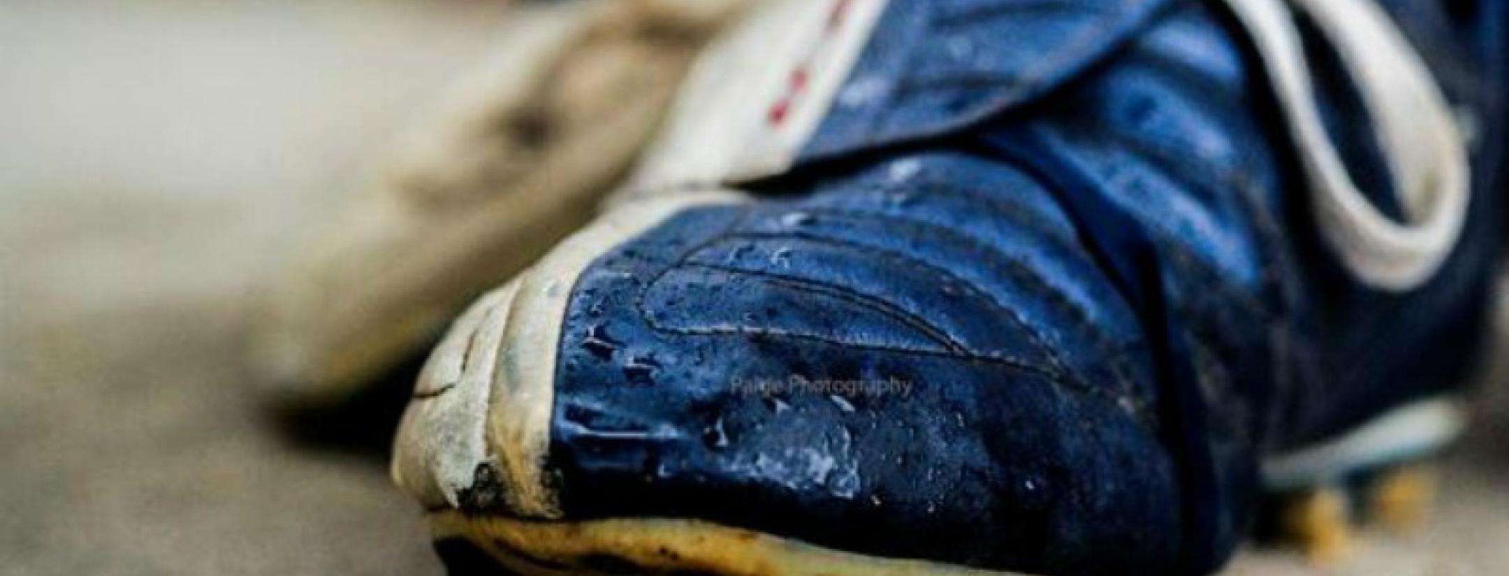 Jimmy Visaya convierte los botines en arte