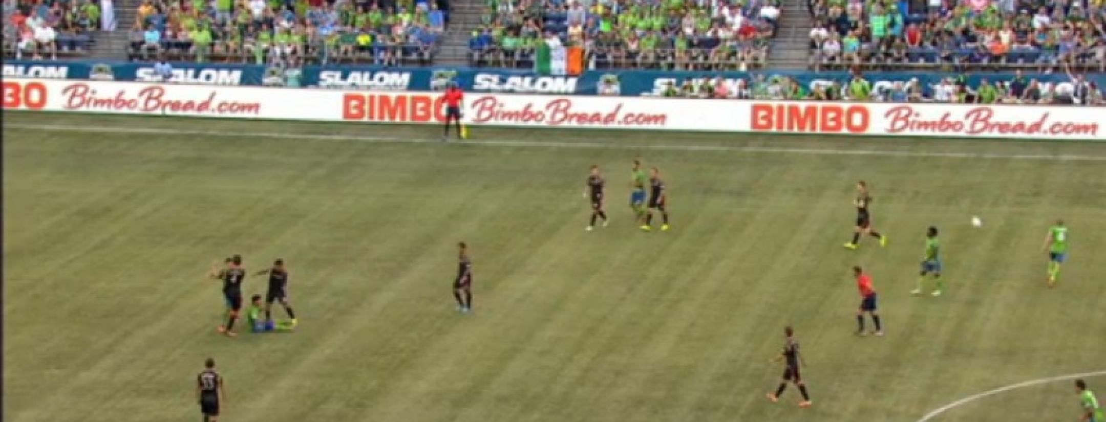 Dempsey and Gonzalez shove match