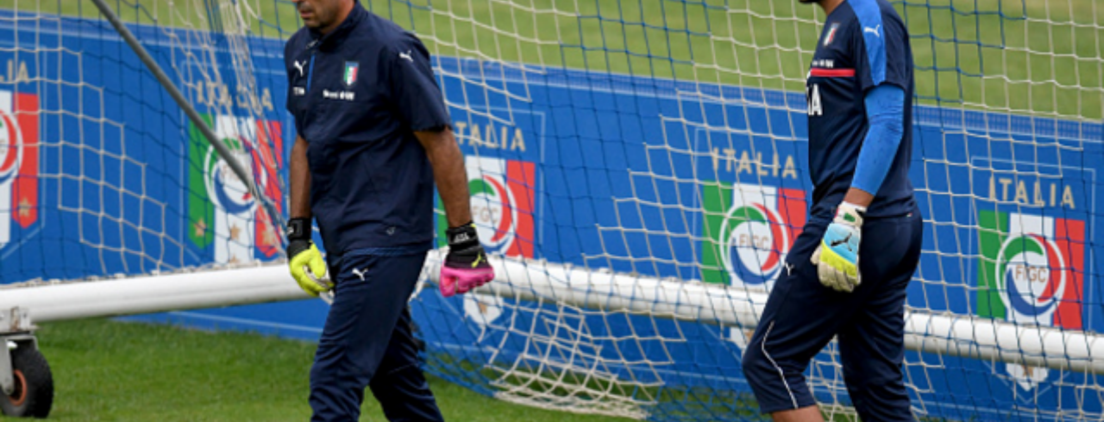 Gianluigi Buffon and Gianluigi Donnarumma, the present and the future.