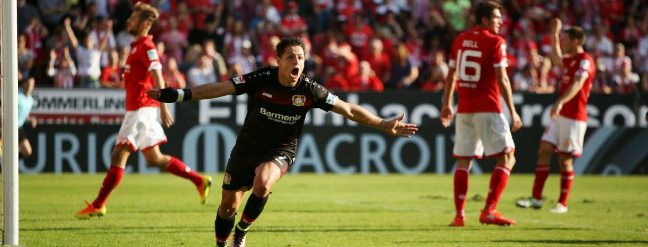 Javier "Chicharito" Hernadez defeats Mainz 3-2.
