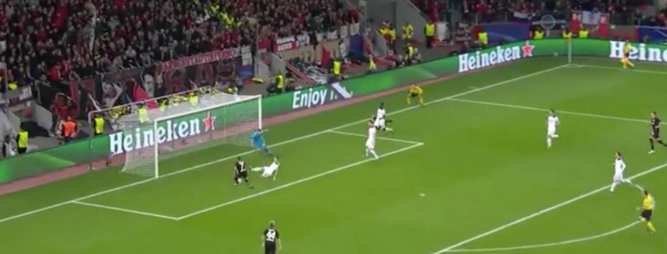 Hugo Lloris saves Chicharito's tap-in.