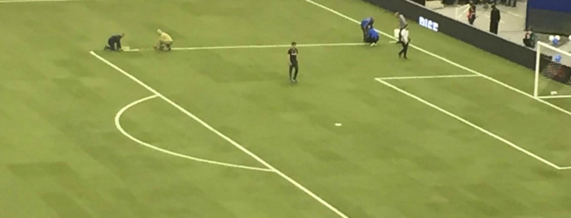 Montreal mess up the 18-yard box