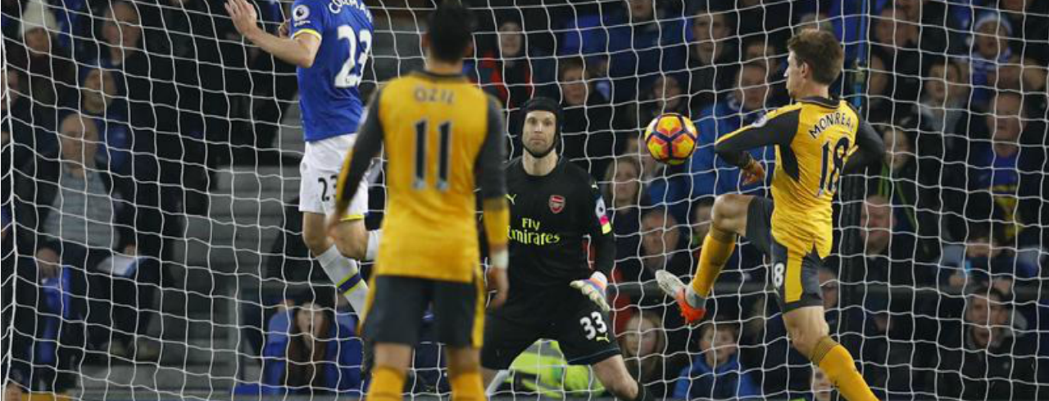 Arsenal lose to Everton, 2-1.