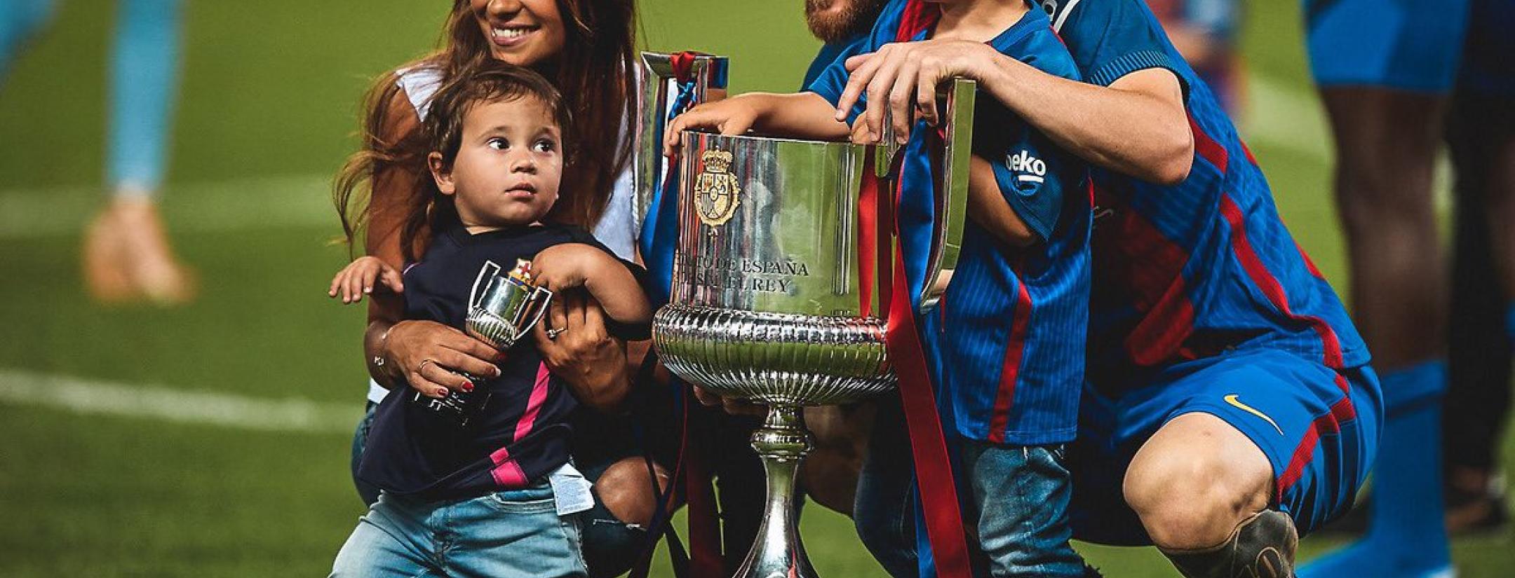 Antonella Roccuzzo, Lionel, Thiago and Mateo Messi