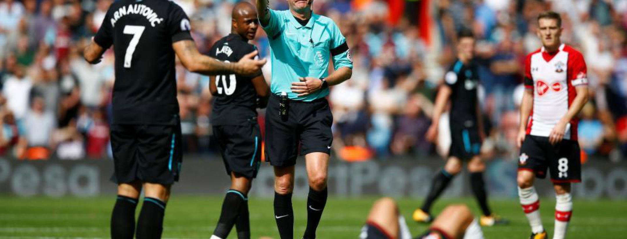 Marko Arnautović earns a red card for throwing an elbow at Southampton's Jack Stephens