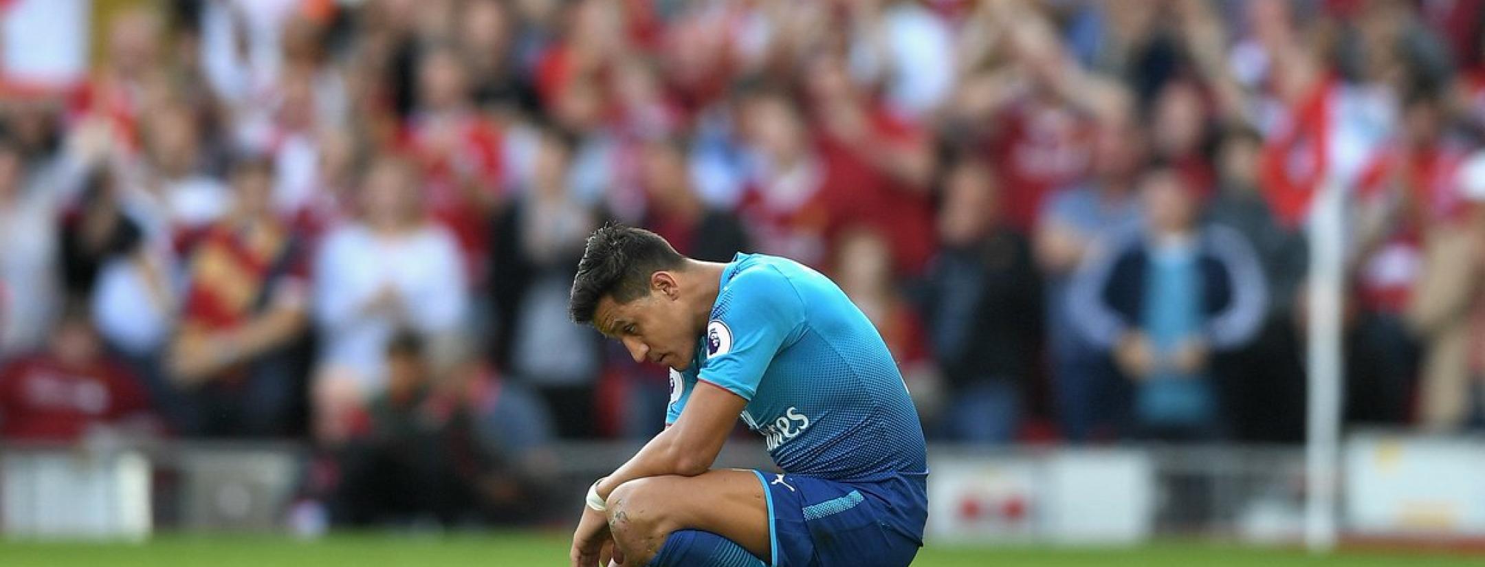 Barcelona and Arsenal comparison, Alexis Sanchez looks sad