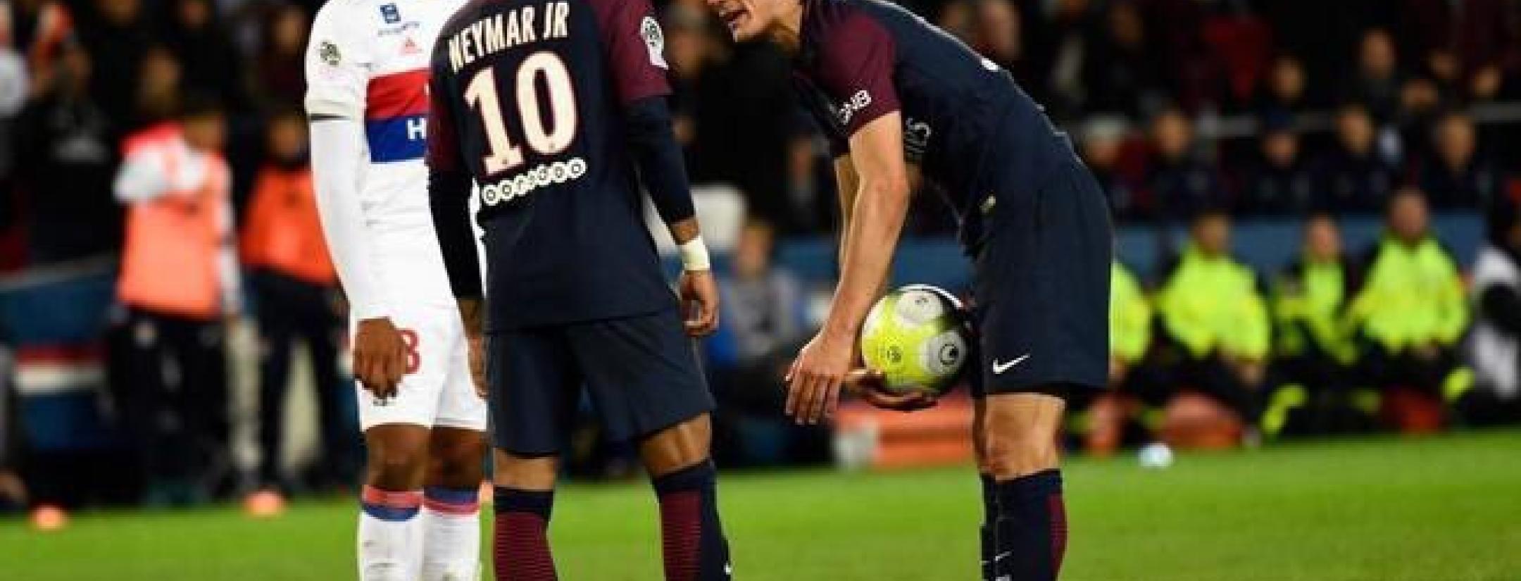 Neymar and Edinson Cavani fight
