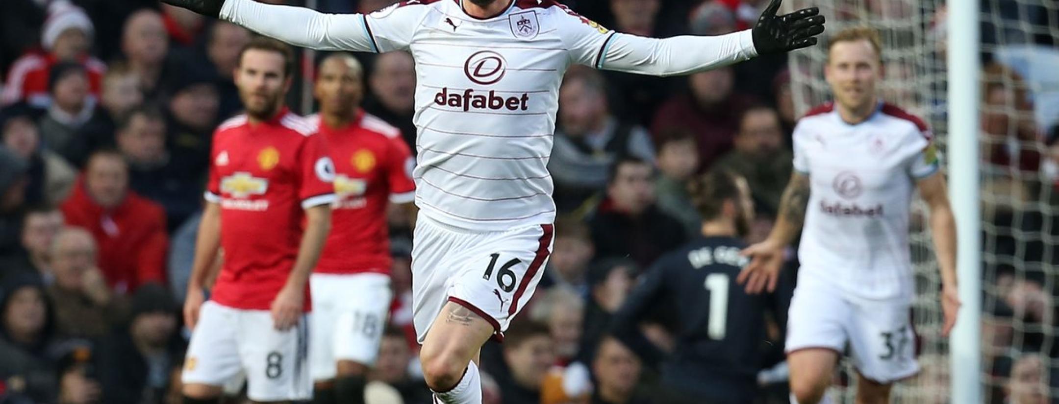 Steven Defour Free Kick Goal Manchester United