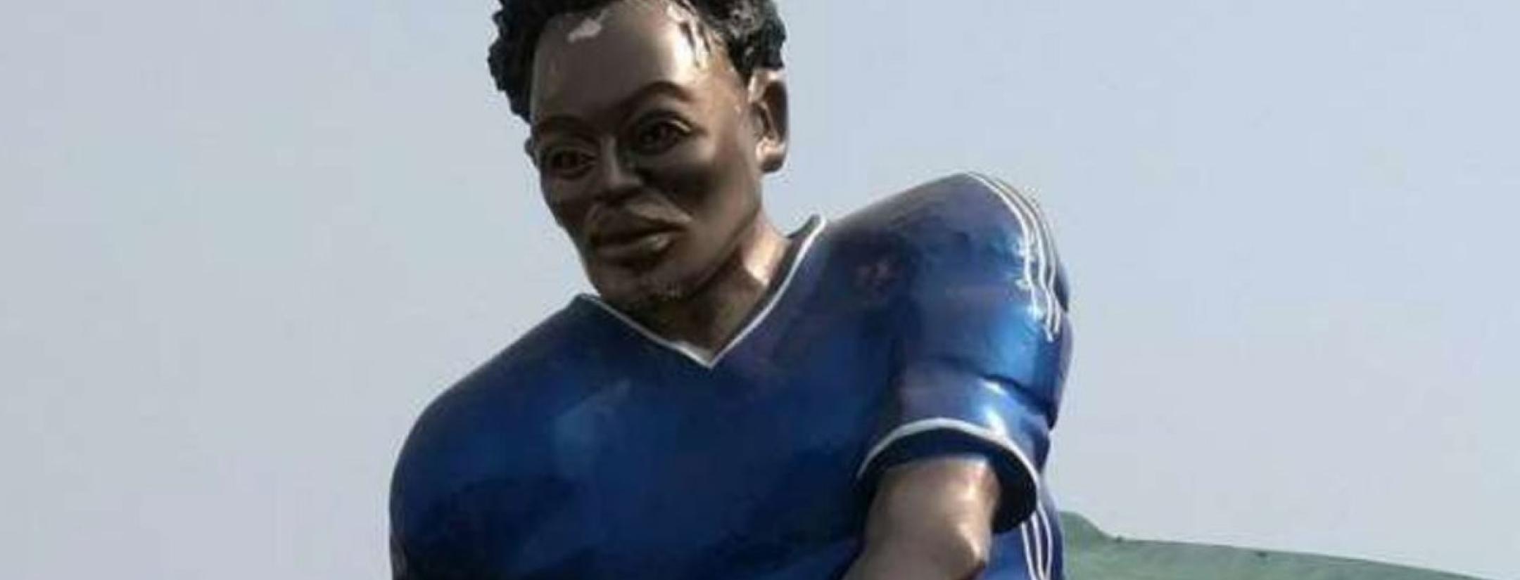 MIchael Essien statue