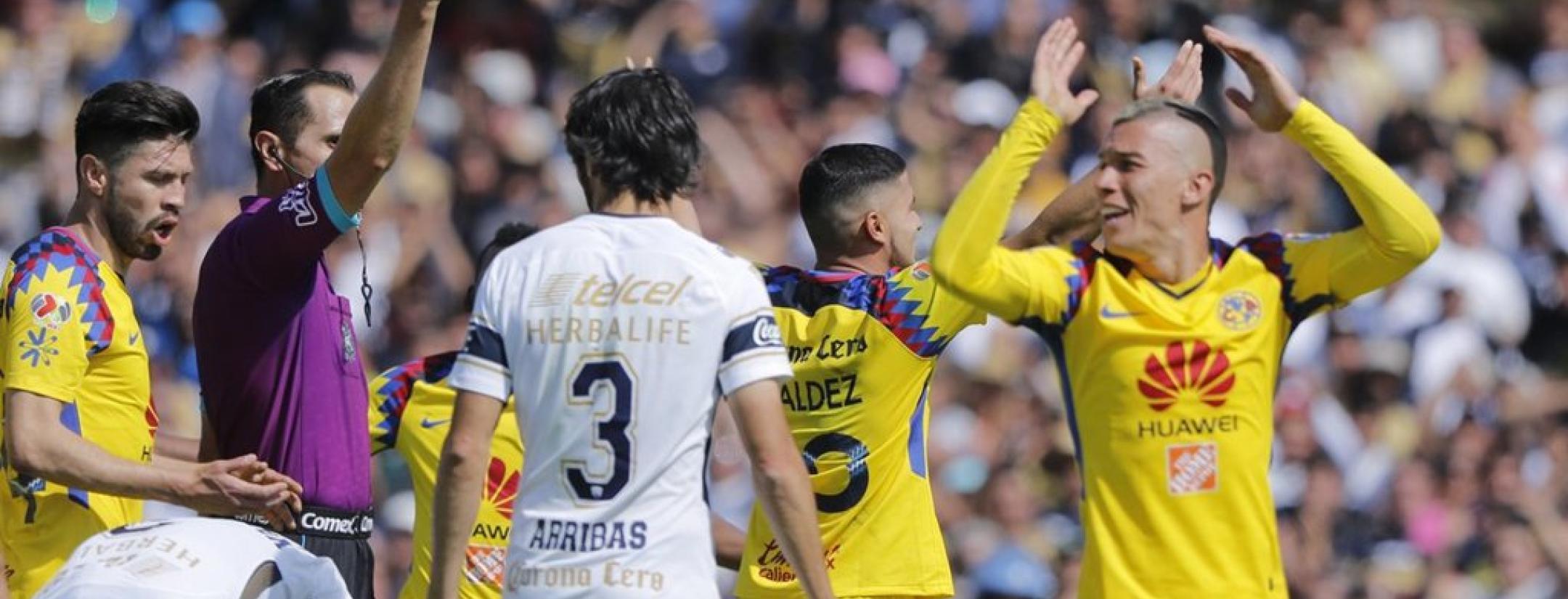 Mateus Uribe red card