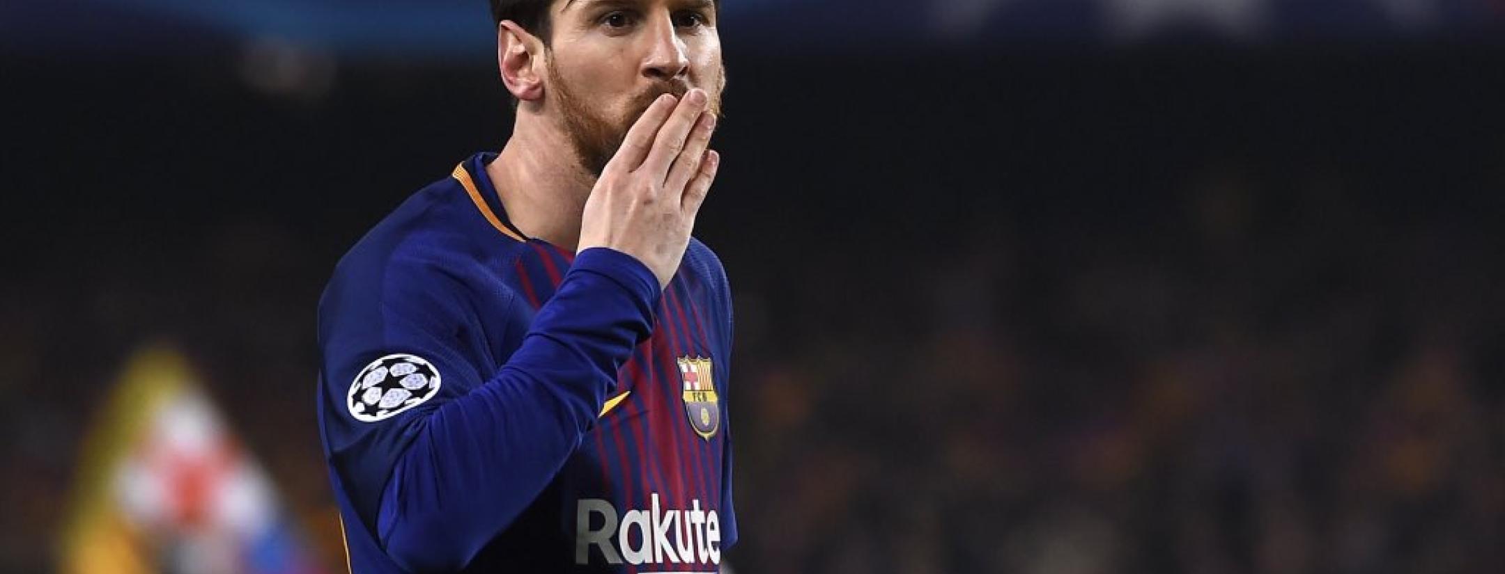 Lionel Messi nutmegs Thibaut Courtois