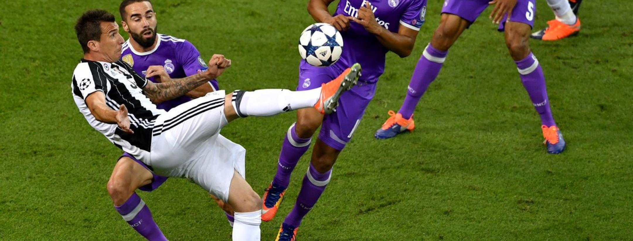 Mandzukic bicycle kick goal