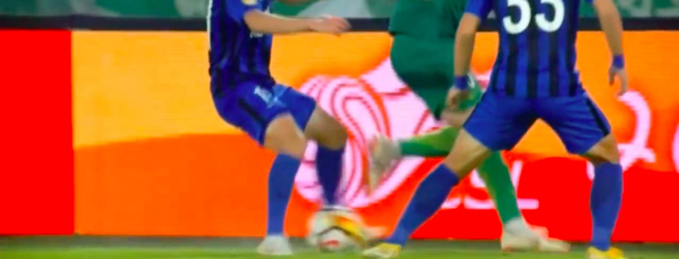 Renato Augusto nutmeg