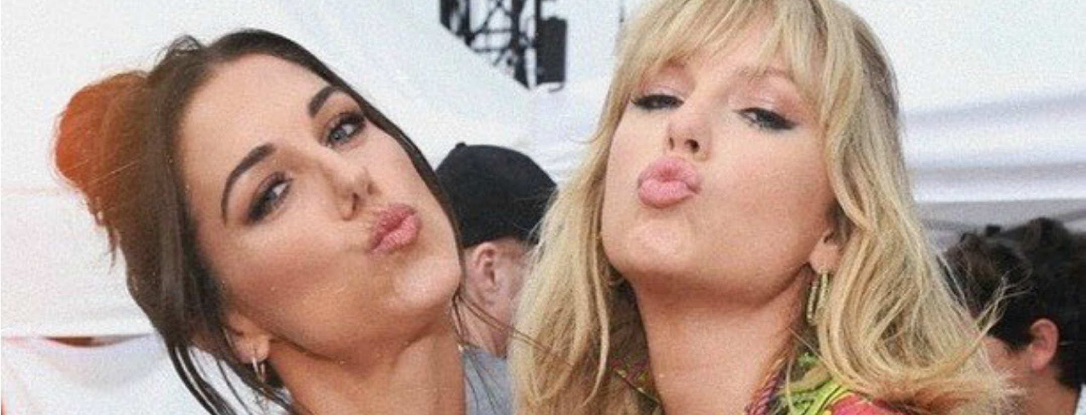 Taylor Swift praises Alex Morgan