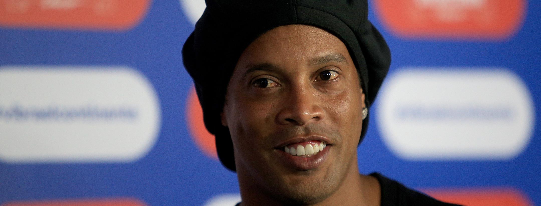 Ronaldinho playing in prison?