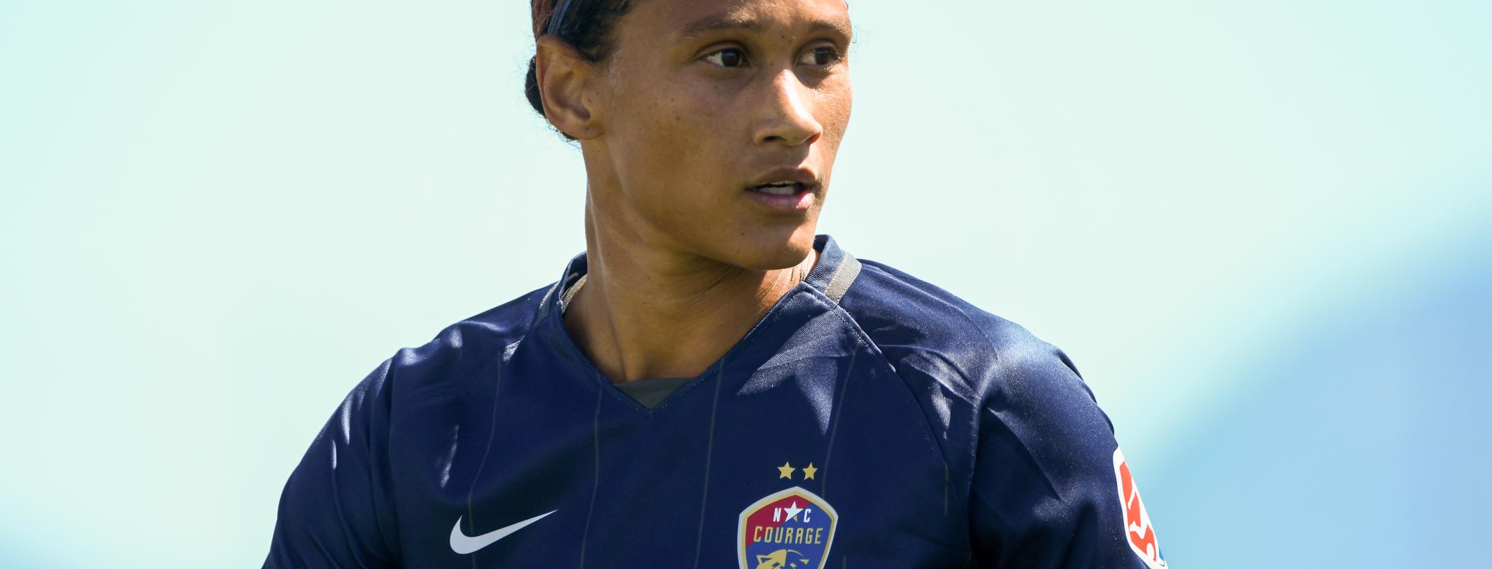 Lynn Williams vs Alex Morgan