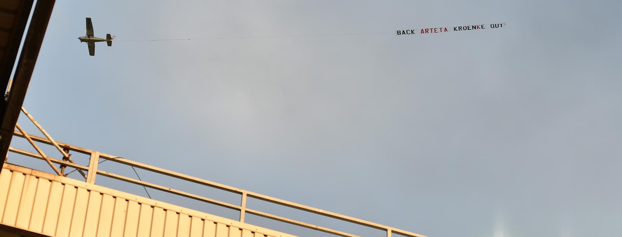 Arsenal Plane Banner