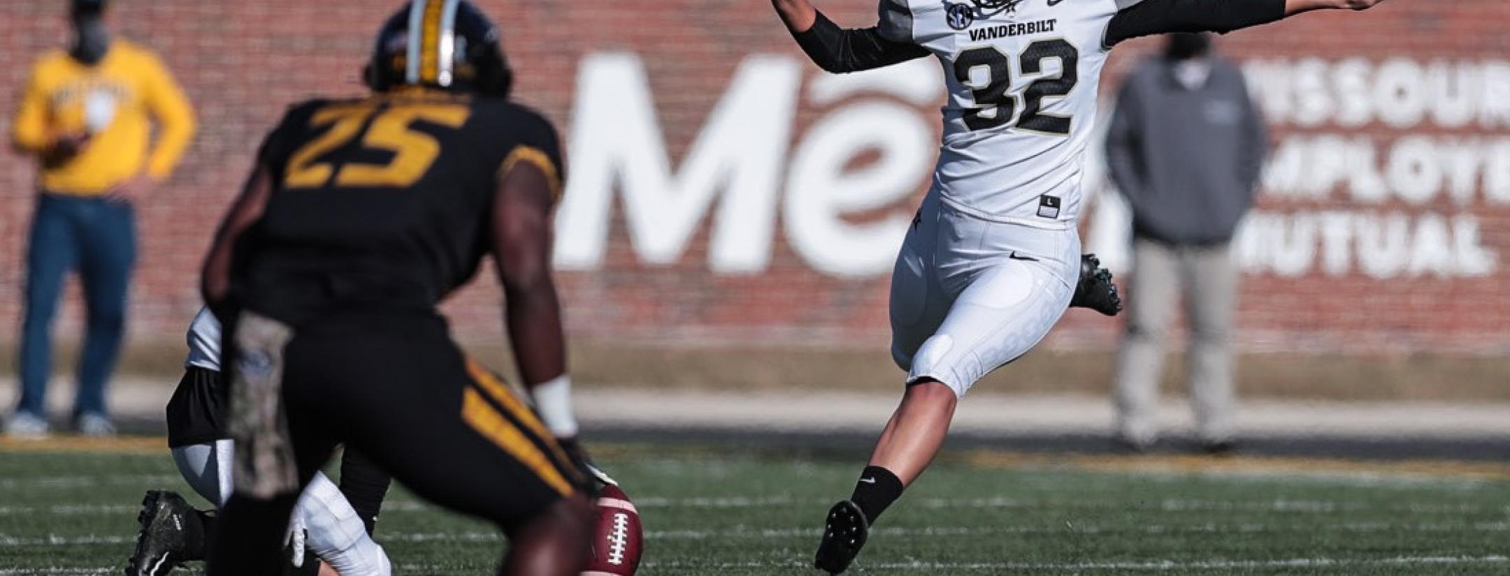 Sarah Fuller kickoff