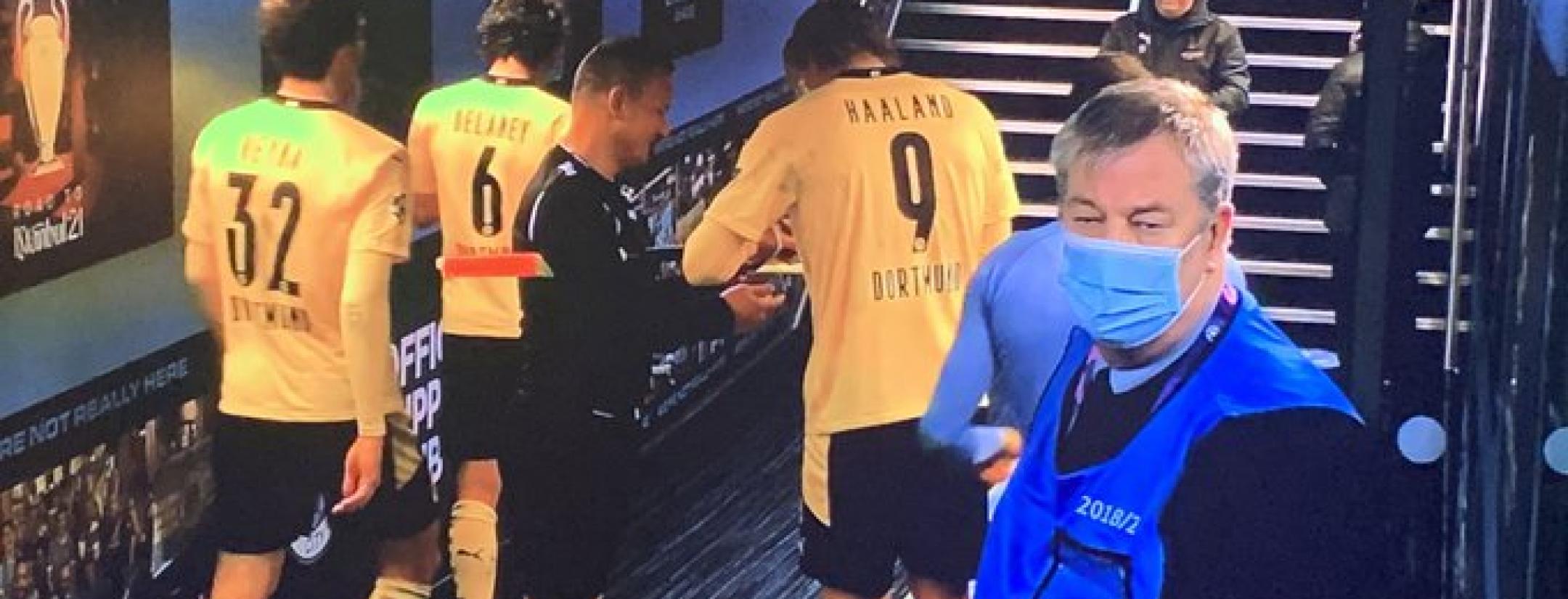 Erling Haaland autograph referee 