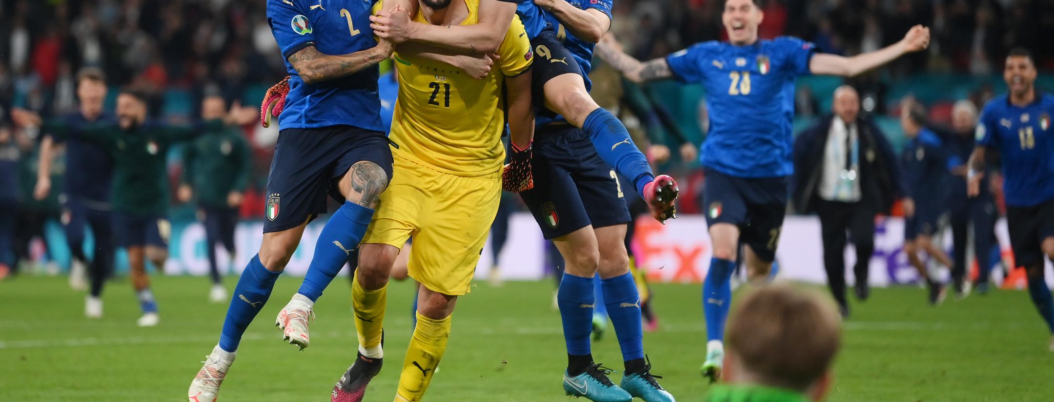 Donnarumma Penalty Save Reaction