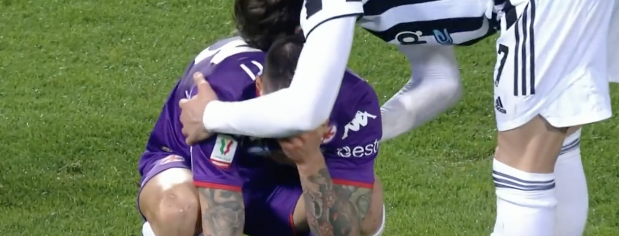 Dušan Vlahović Consoles Opponent After Own Goal