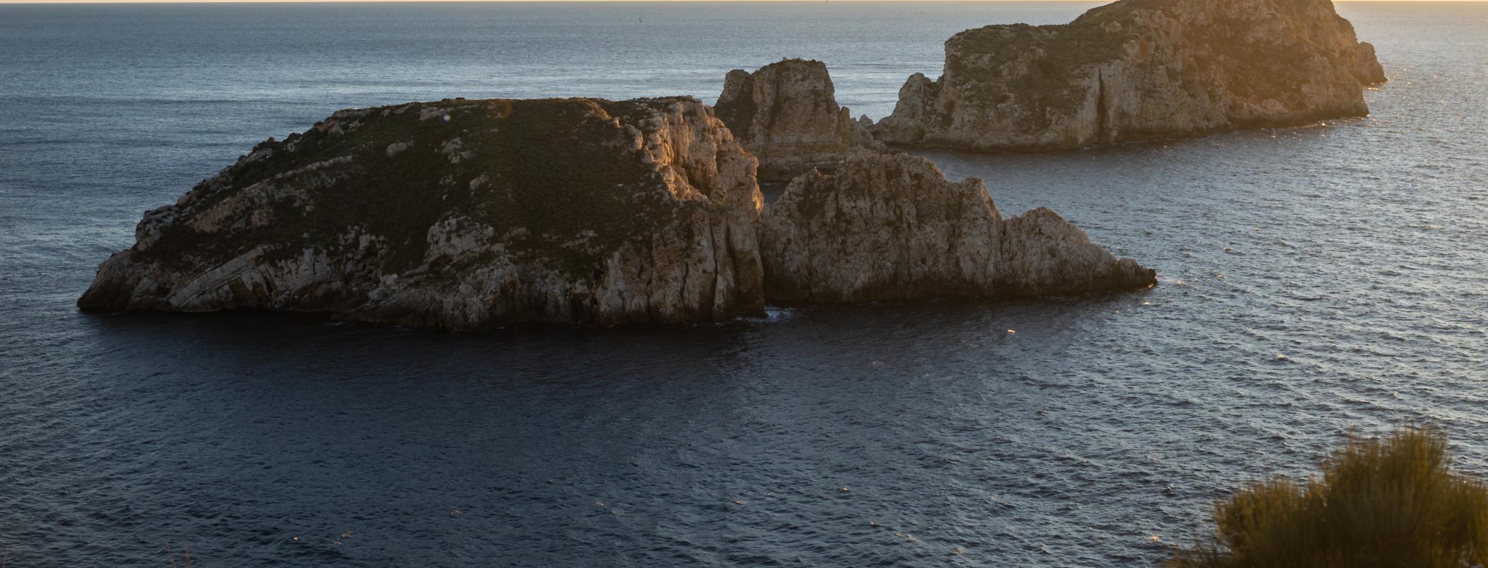 Footballer Death Cliff Jumping