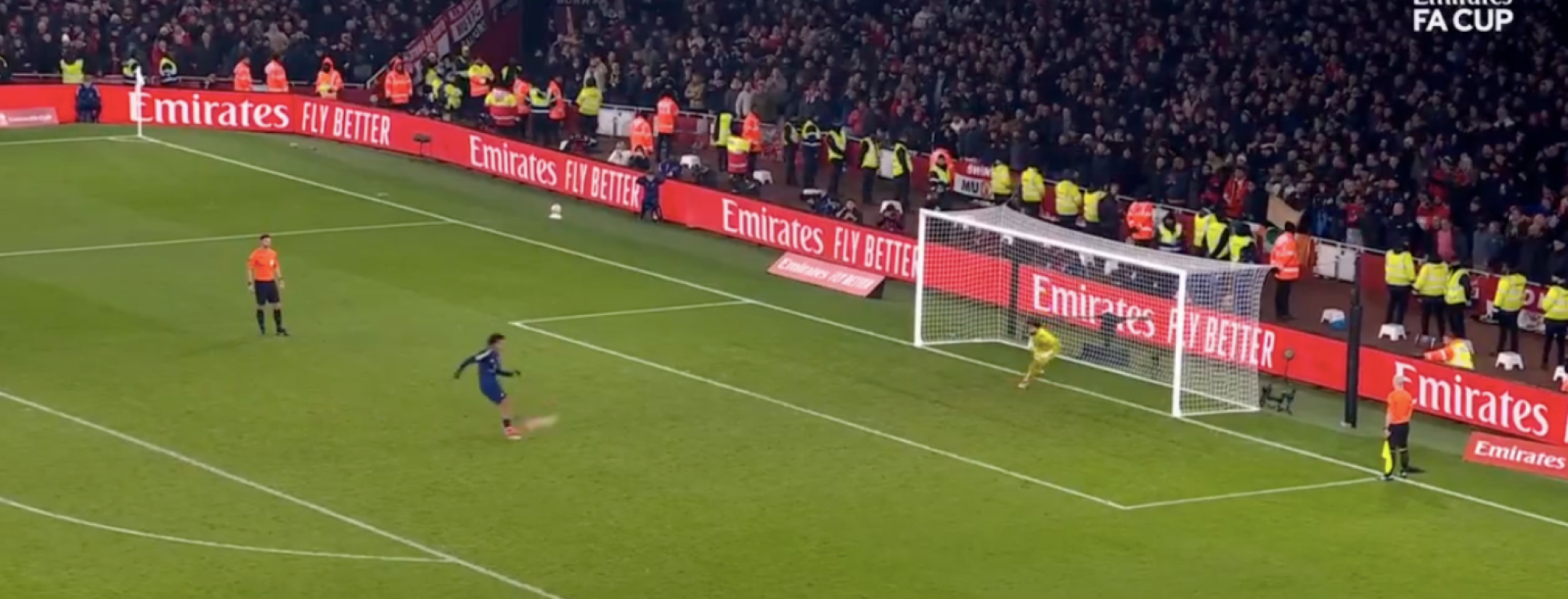 Joshua Zirkzee penalty