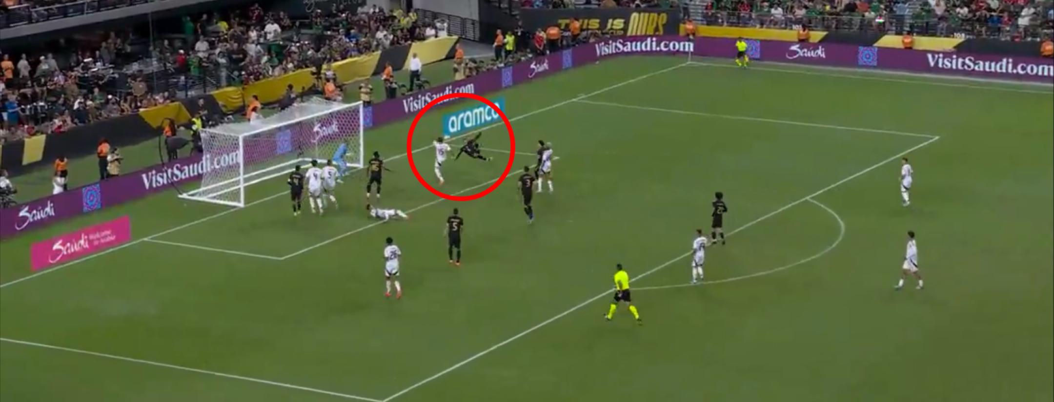 Santiago Gimenez bicycle kick disallowed