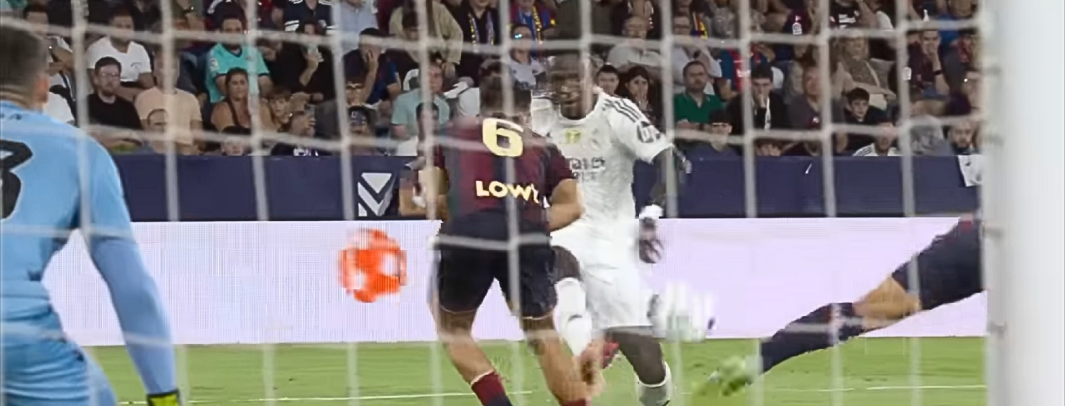 Vinicius trivela vs Levante.