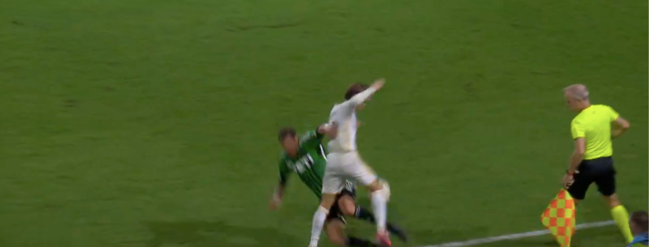 Guilhermo Boro red card vs. LA Galaxy