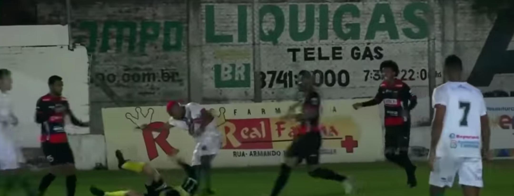 Agresión a árbitro en Brasil