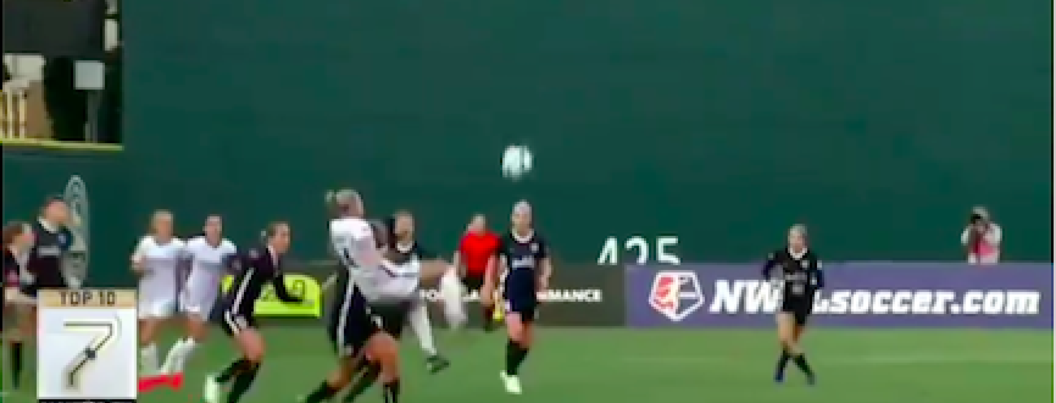 Alanna Kennedy bicycle kick goal